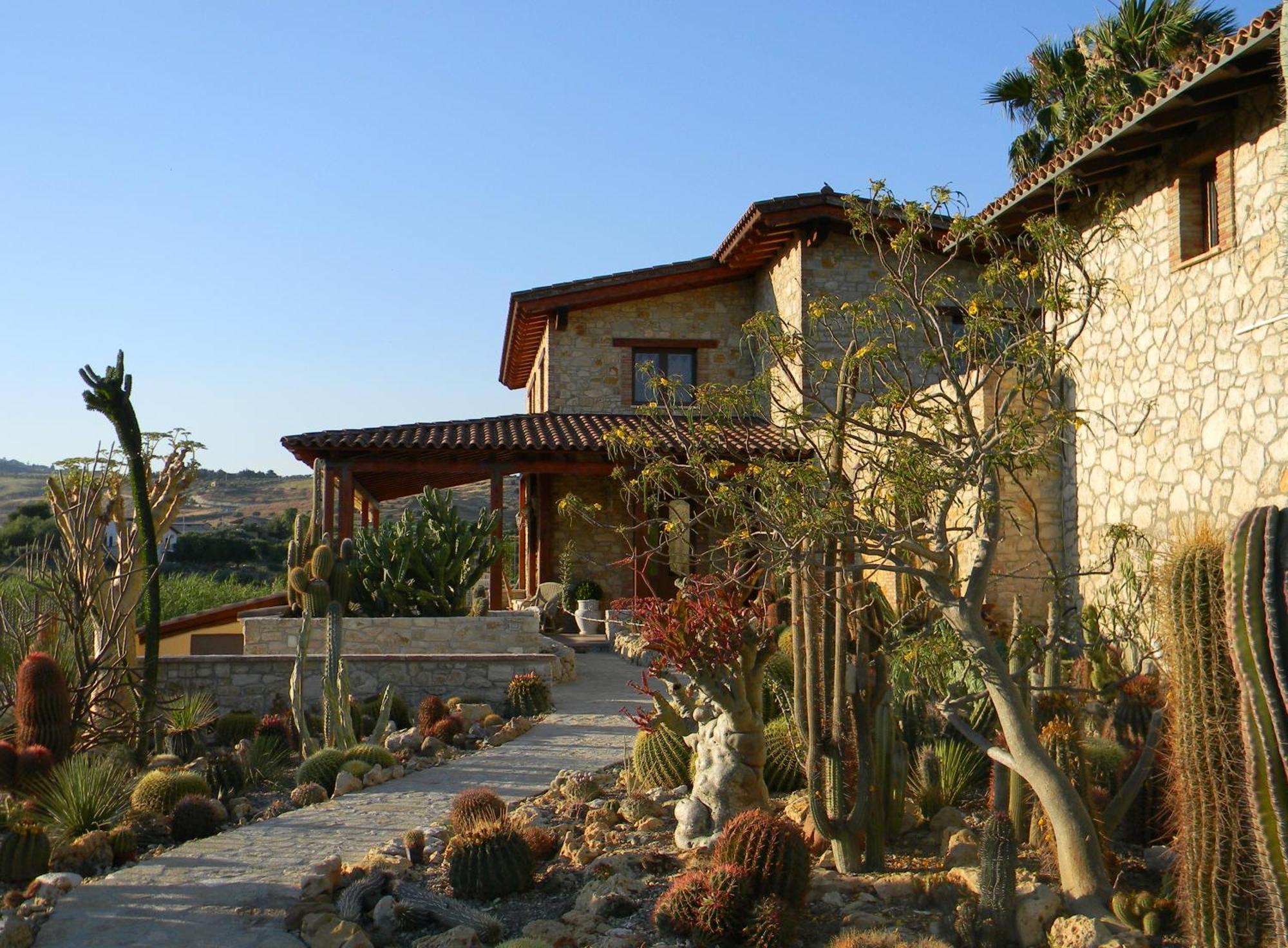 Relais Garden Cactus B&B Favara Exterior photo